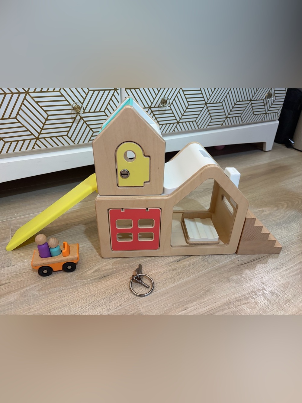Lovevery Modular Playhouse + wooden accessories + 2-seated speedster